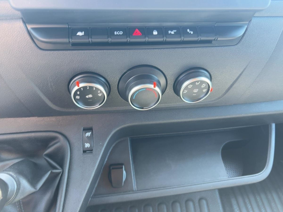 Fahrzeugabbildung Renault Master Kasten L1H1 3,3t dCi 135 AHK Kamera