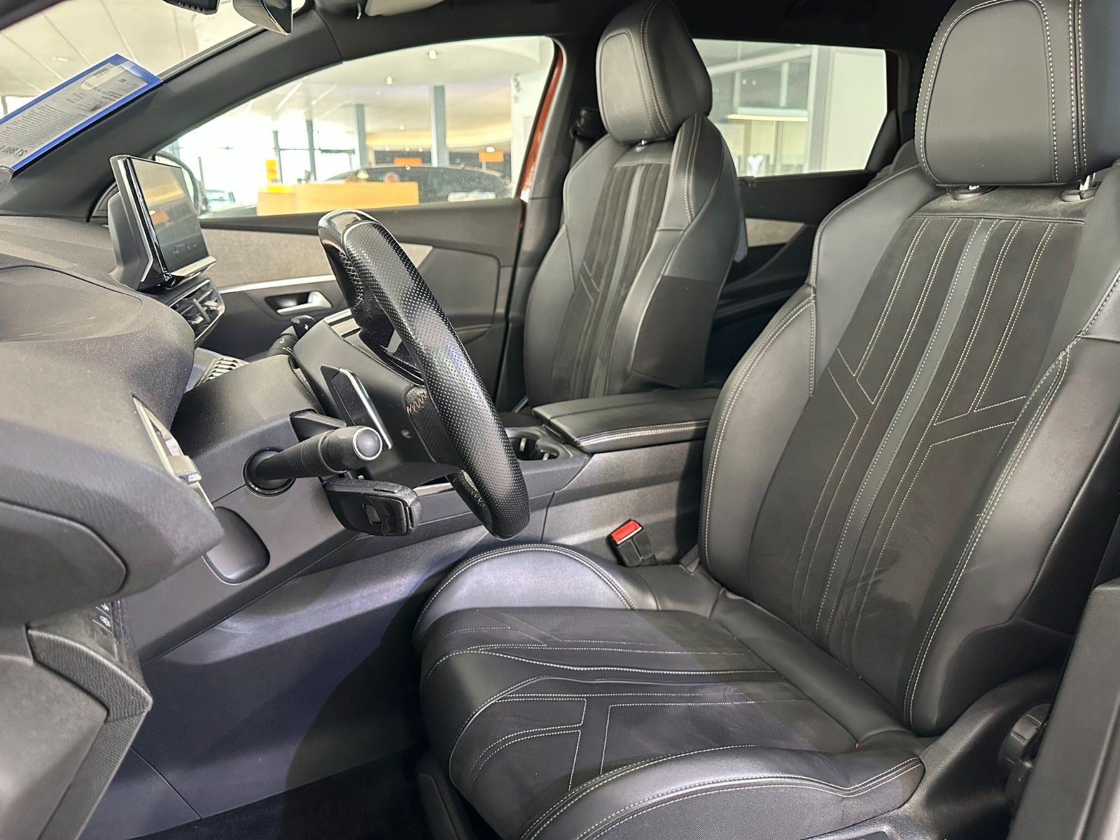 Fahrzeugabbildung Peugeot 5008 GT -PACK 1.5D LED/NAVI/SHZ/ALCANTARA/AHK