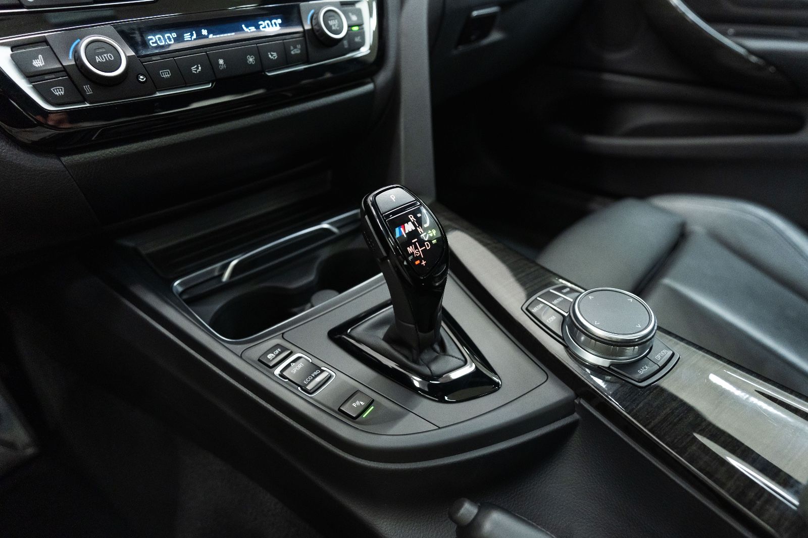 Fahrzeugabbildung BMW 430i Coupé M-Paket  LED NAV PDC KAM HIFI