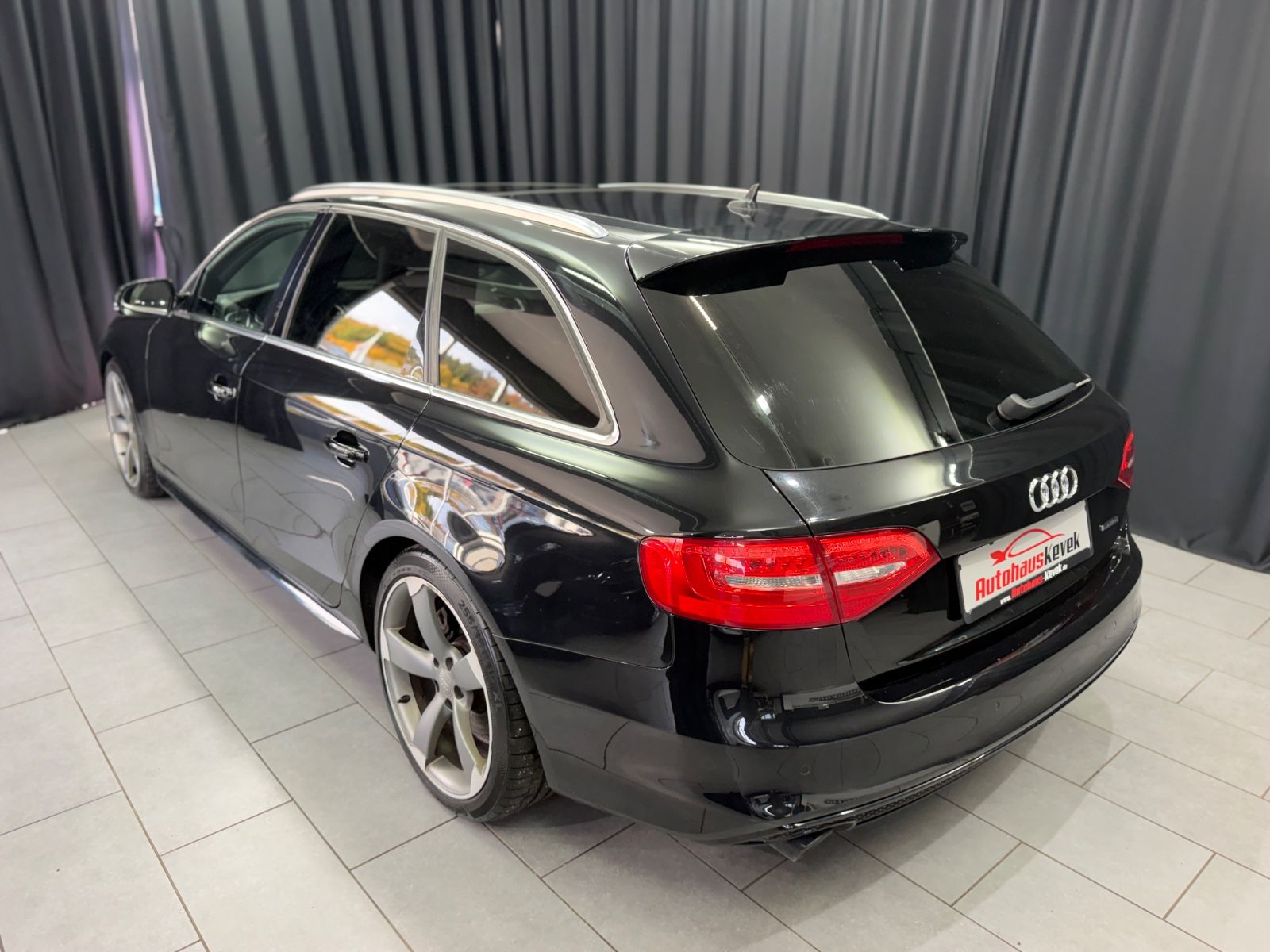 Fahrzeugabbildung Audi A4 Avant S line quattro|B&O|RS-SITZE|NAVI