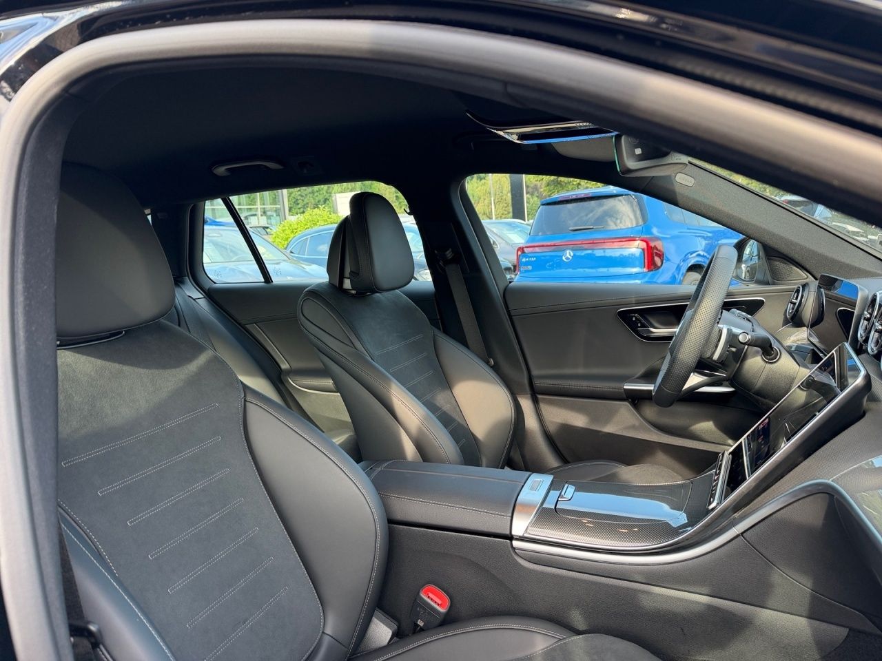 Fahrzeugabbildung Mercedes-Benz C 300 d T AMG+AHK+EASYPACK+AMBIENTE+LED+KAMERA+