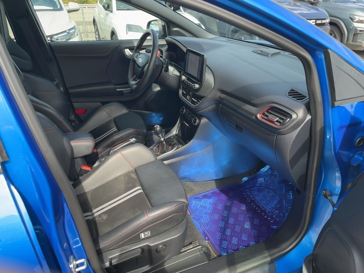 Fahrzeugabbildung Ford Puma ST X 1.5 ABS Fahrerairbag Seitenairbag - mit KI generiert/bearbeitet