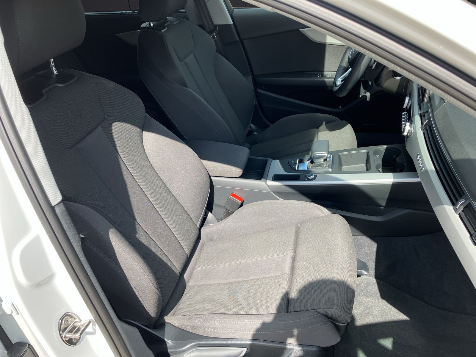 Fahrzeugabbildung Audi A4 Allroad 40 TDI quattro AHK Navi AVC ACC PDC S