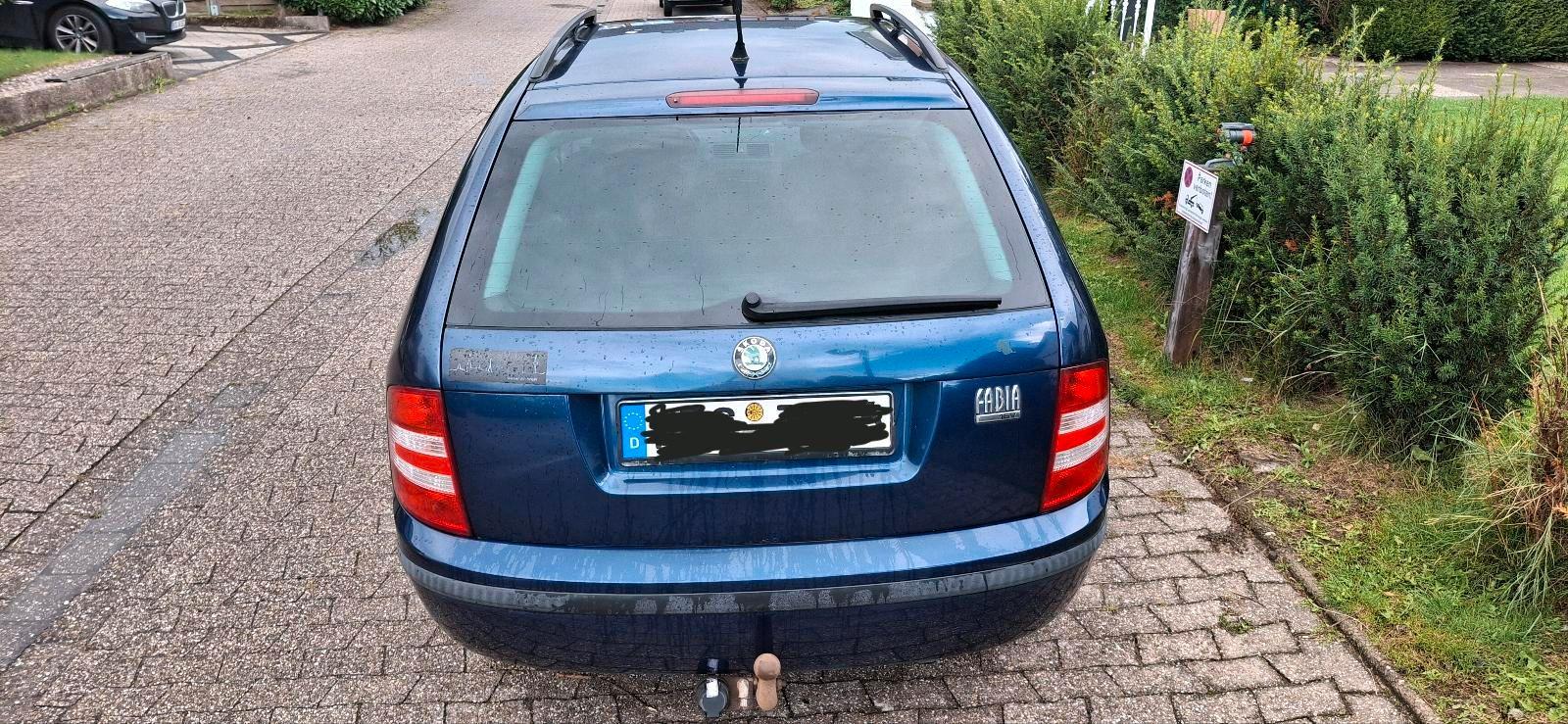 Skoda Fabia 2005 — rear view