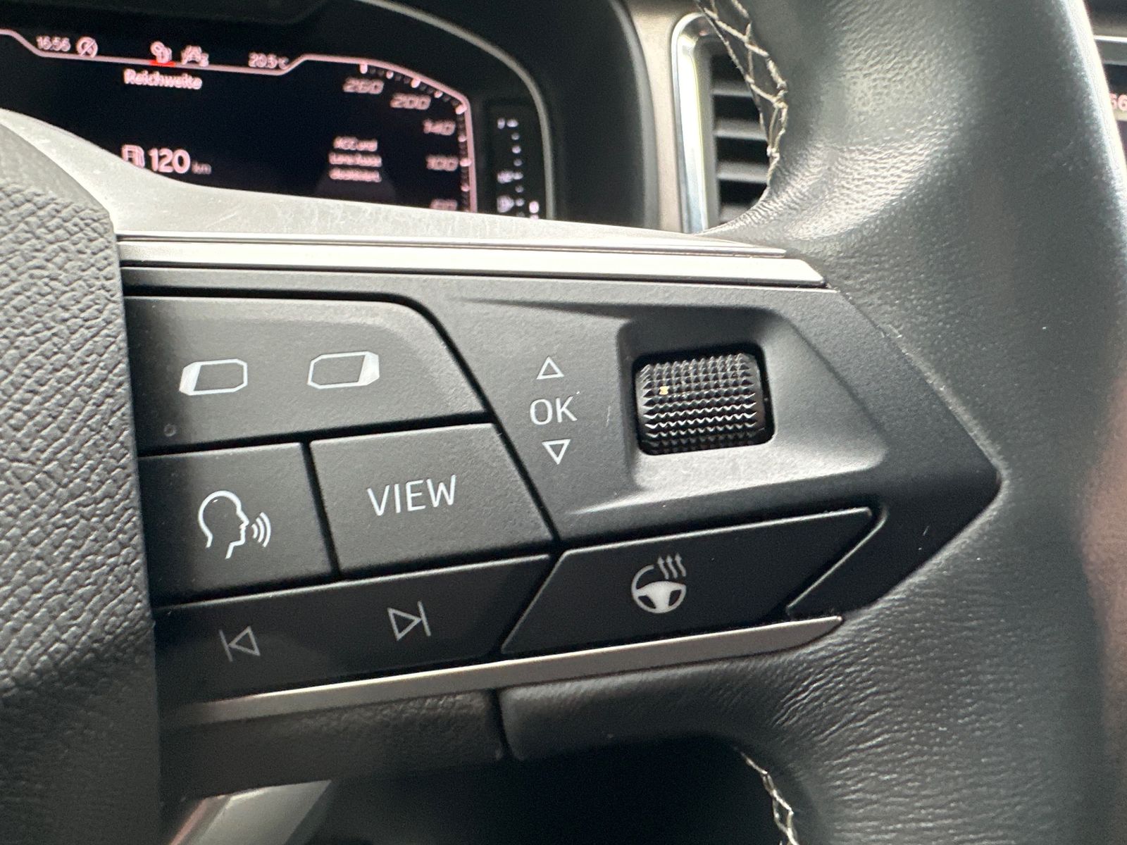 Fahrzeugabbildung SEAT Ateca Xperience NAV+LED+ACC+360°+AHK+BEATS