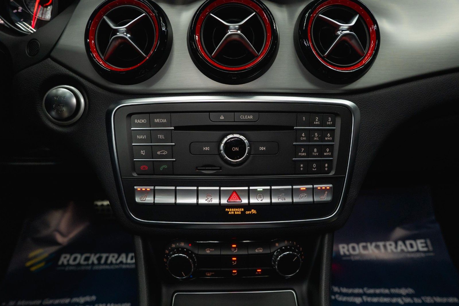 Fahrzeugabbildung Mercedes-Benz CLA 45 AMG 4Matic Performance Night *Pano*LED*
