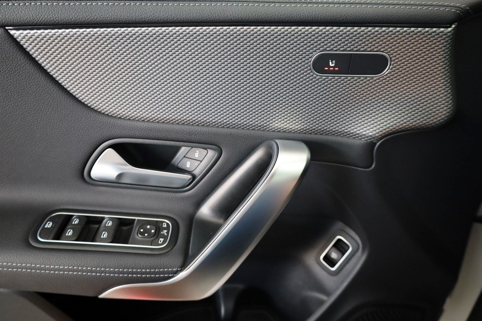 Fahrzeugabbildung Mercedes-Benz CLA 200d SB, Leder,Navi,LED,SH,Kamera,AHK SR+WR