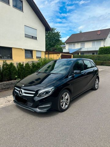 MERCEDES-BENZ B 180