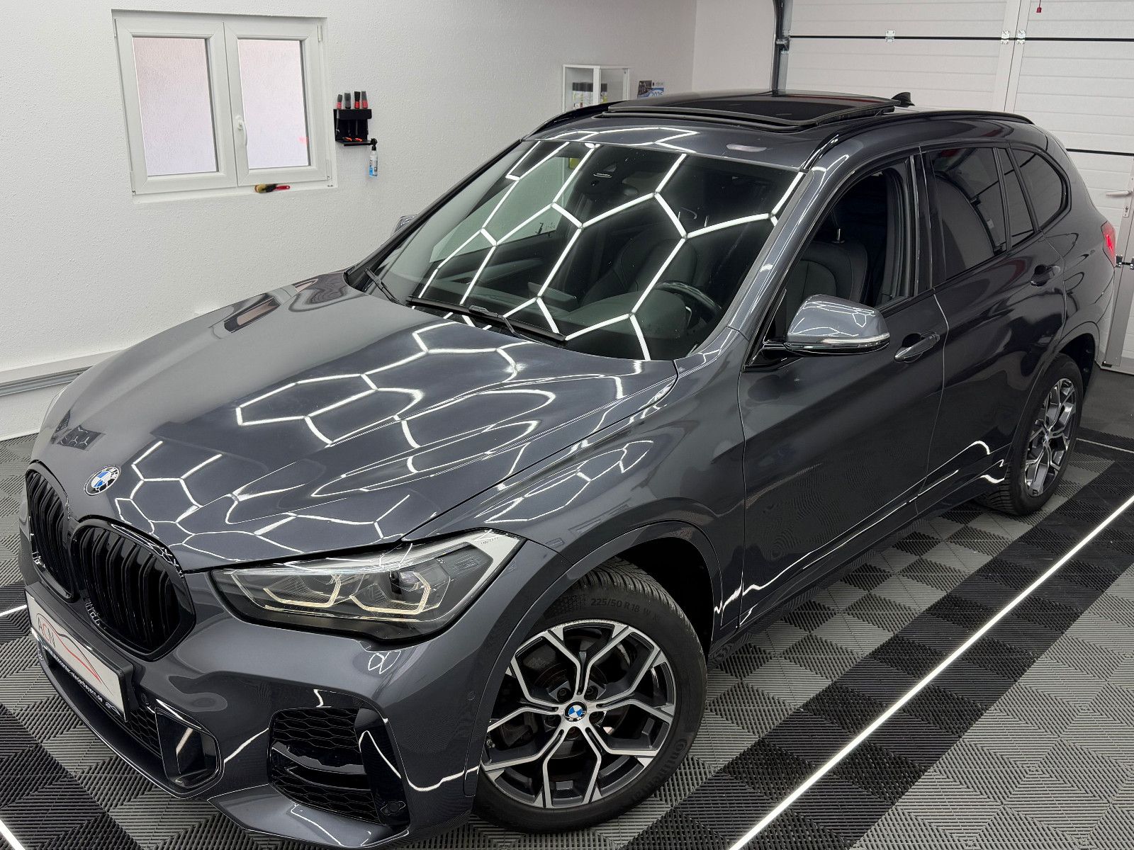 Fahrzeugabbildung BMW X1 sDrive 20 d M SPORT/KAM/LED/PANO/ACC