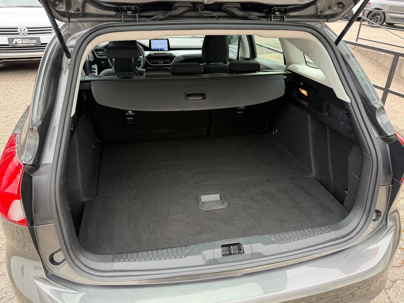 Fahrzeugabbildung Ford Focus Turnier Cool & Connect/NAVI/CAR-PLAY/KAMER