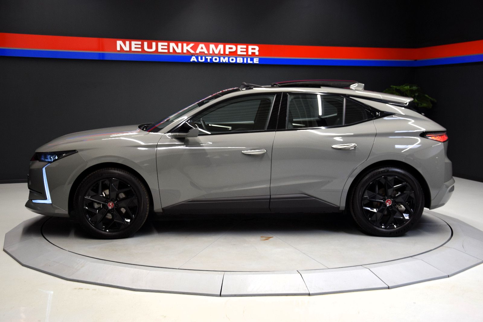 Fahrzeugabbildung DS Automobiles DS4 Performance Line Pano Sitzheizung