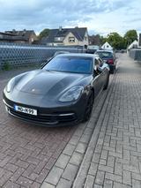Porsche Panamera 4 - - Porsche Panamera in Duisburg
