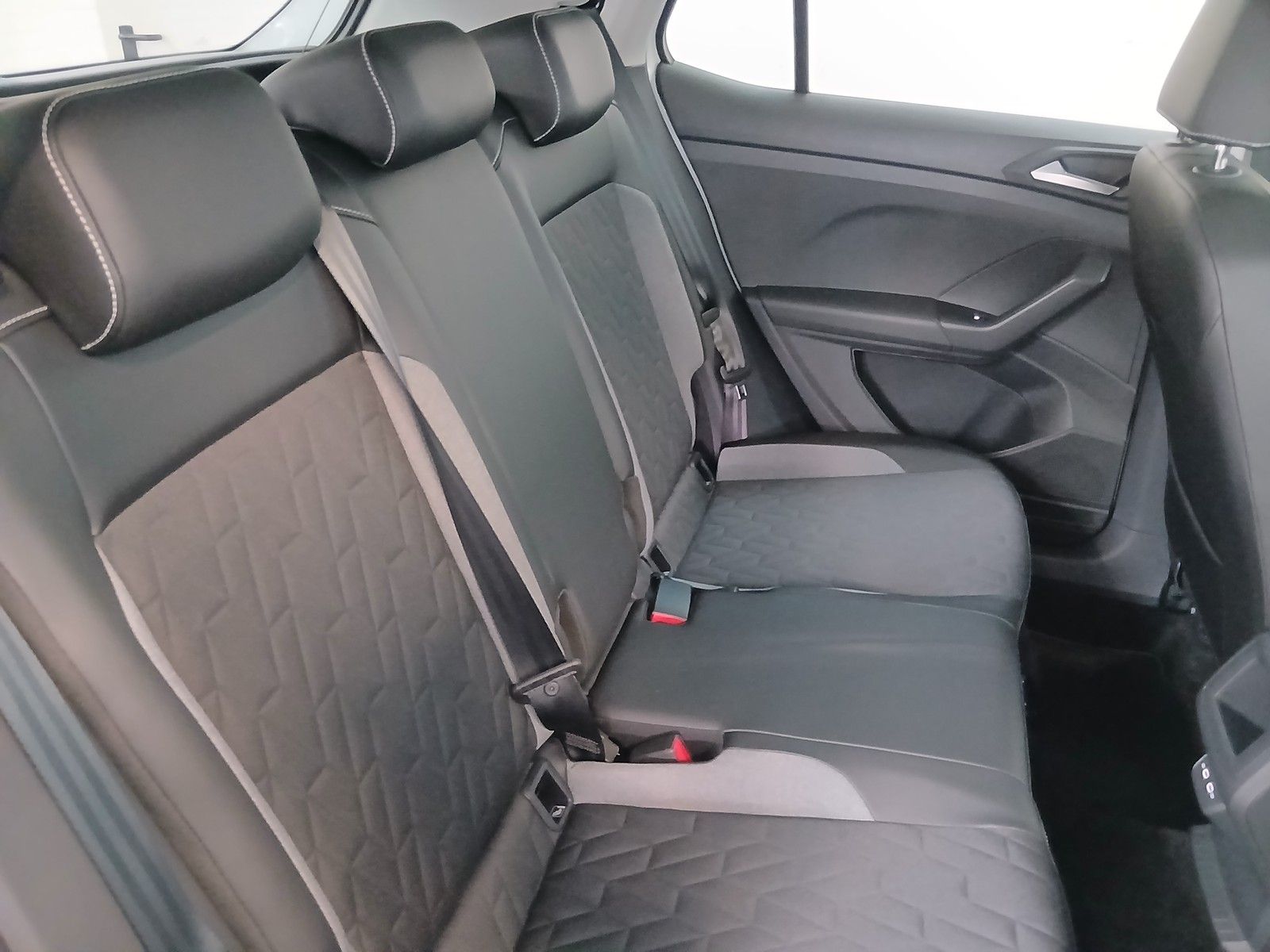 Fahrzeugabbildung Volkswagen T-Cross Goal 1.5 TSI DSG +Kamera +App +Navi +ACC