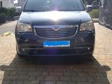 Lancia Voyager 2.8 MultiJet 16v Platinum Automatik ... - Lancia Voyager: Platinum