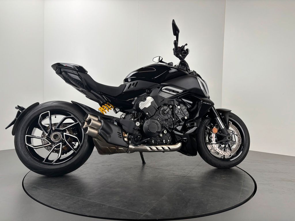 Fahrzeugabbildung Ducati DIAVEL V4 *1. HAND *TOP-ZUSTAND