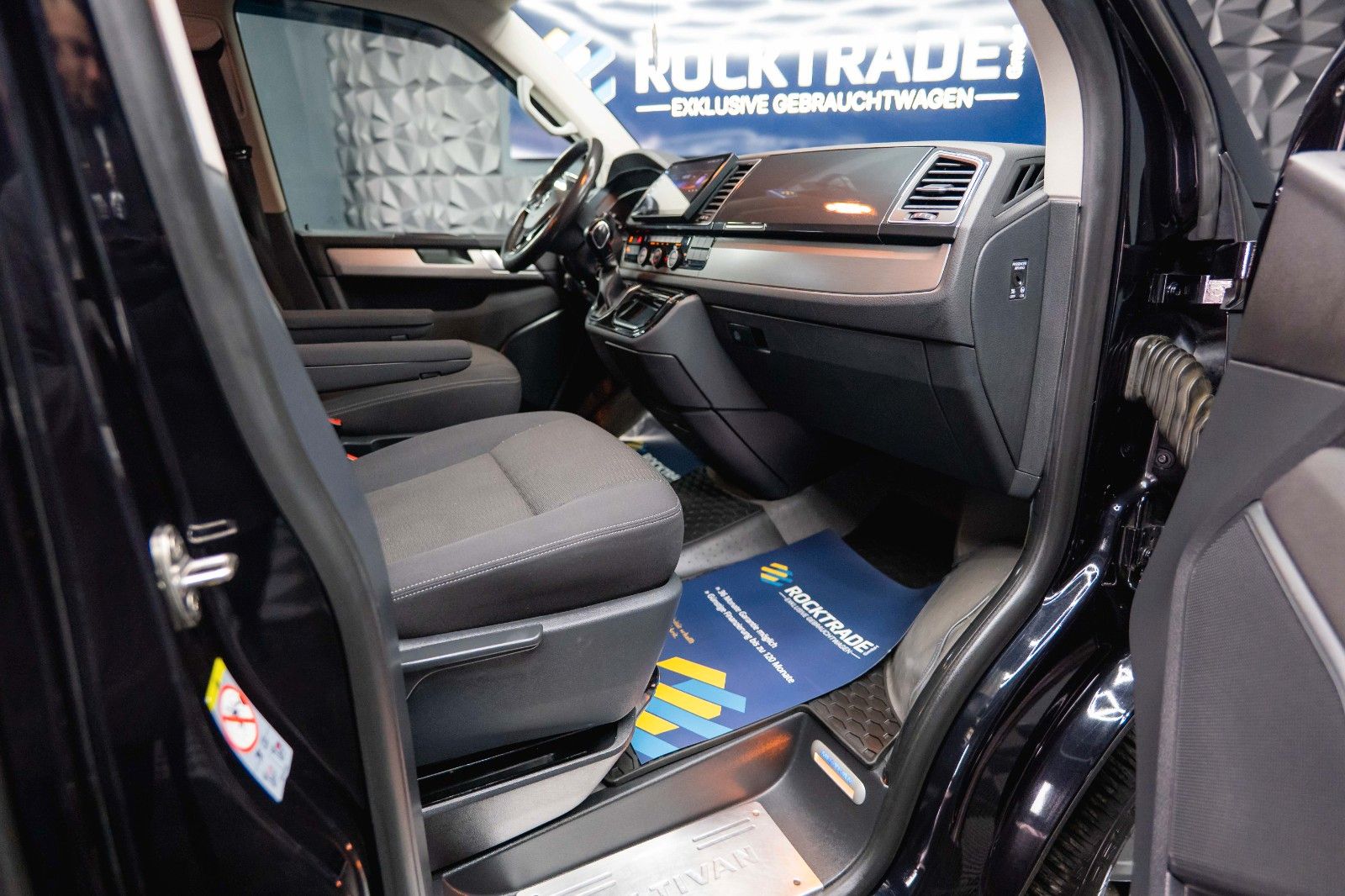 Fahrzeugabbildung Volkswagen T6 Multivan 2.0 TDI DSG Lang *ACC*CarPlay*DAB*