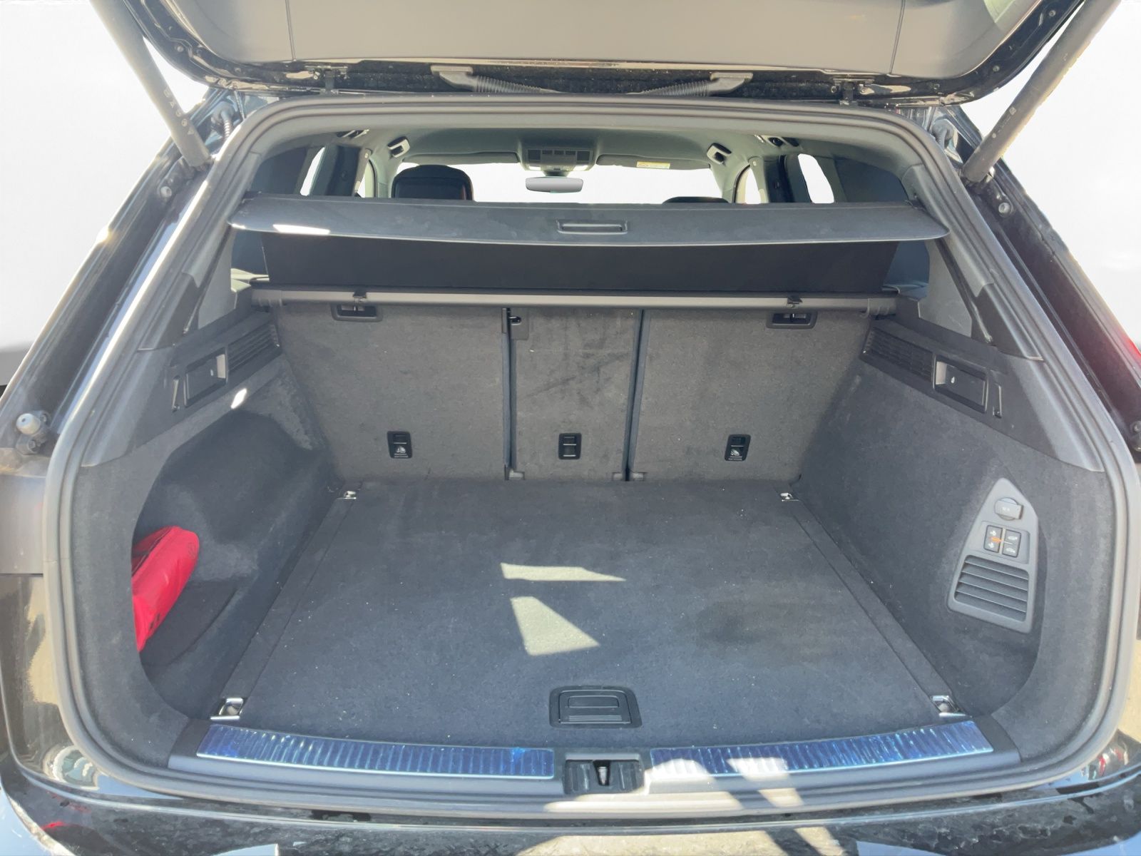 Volkswagen Touareg 3.0 TDI 4MOTION R-Line foto 15
