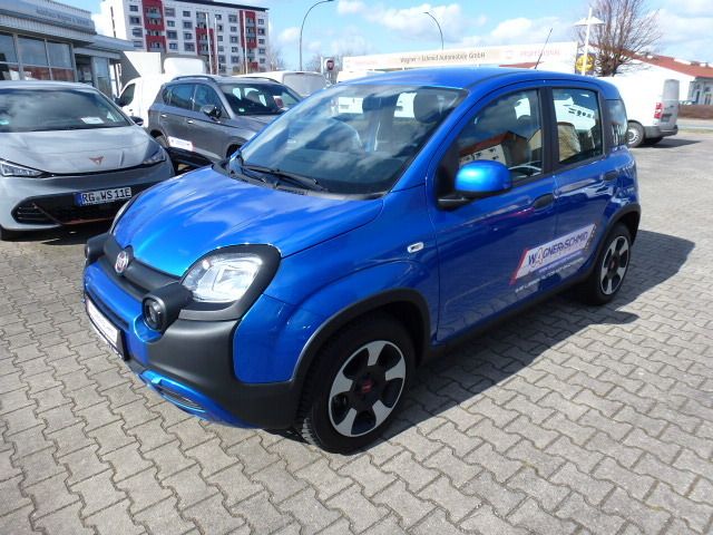 Fahrzeugabbildung Fiat Panda Cross City Plus 1.0 Hybrid + Allwetter
