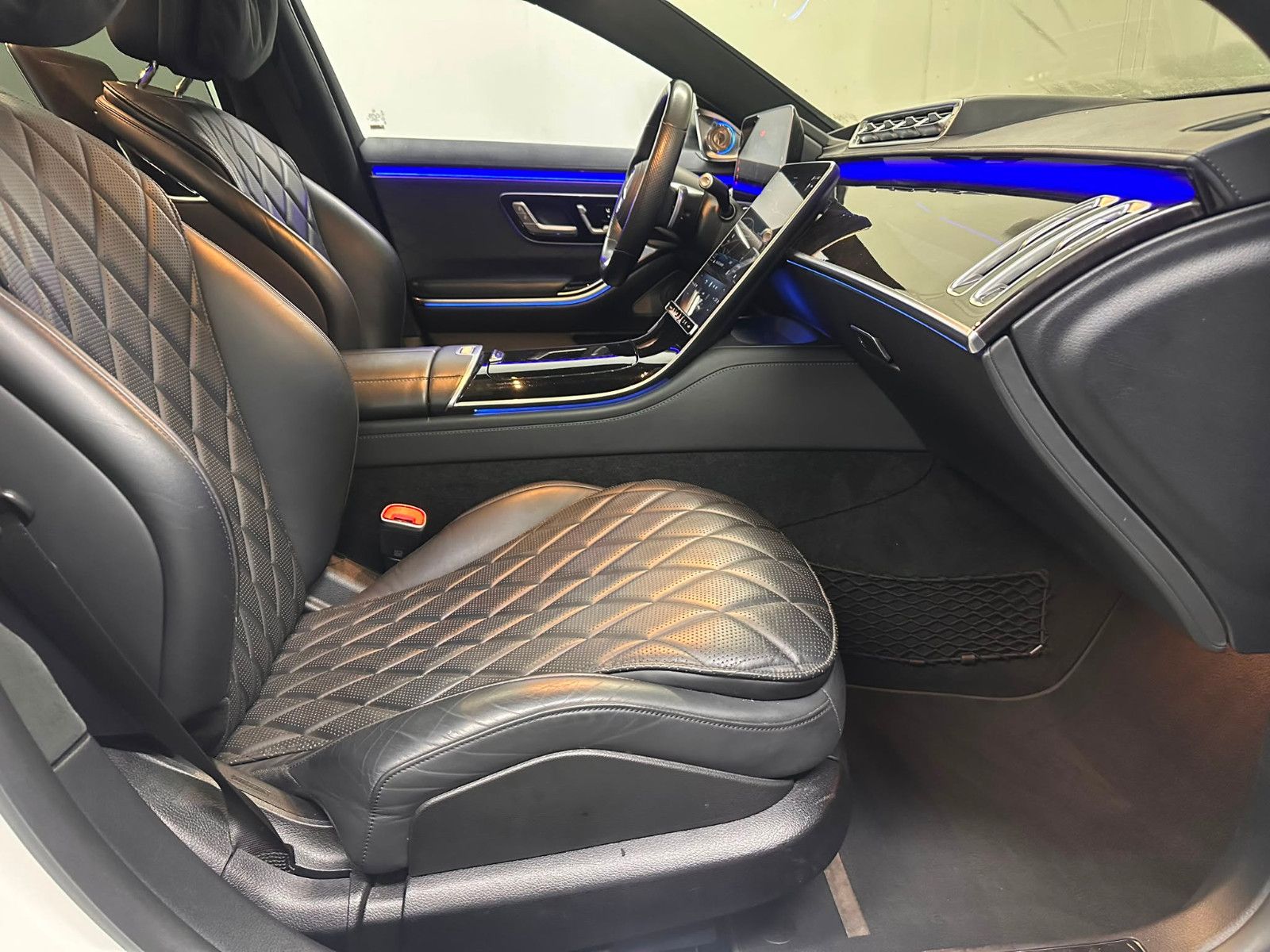 Fahrzeugabbildung Mercedes-Benz S 500 4MATIC L *AMG-LINE*PANORAMA*TV*STANDH*
