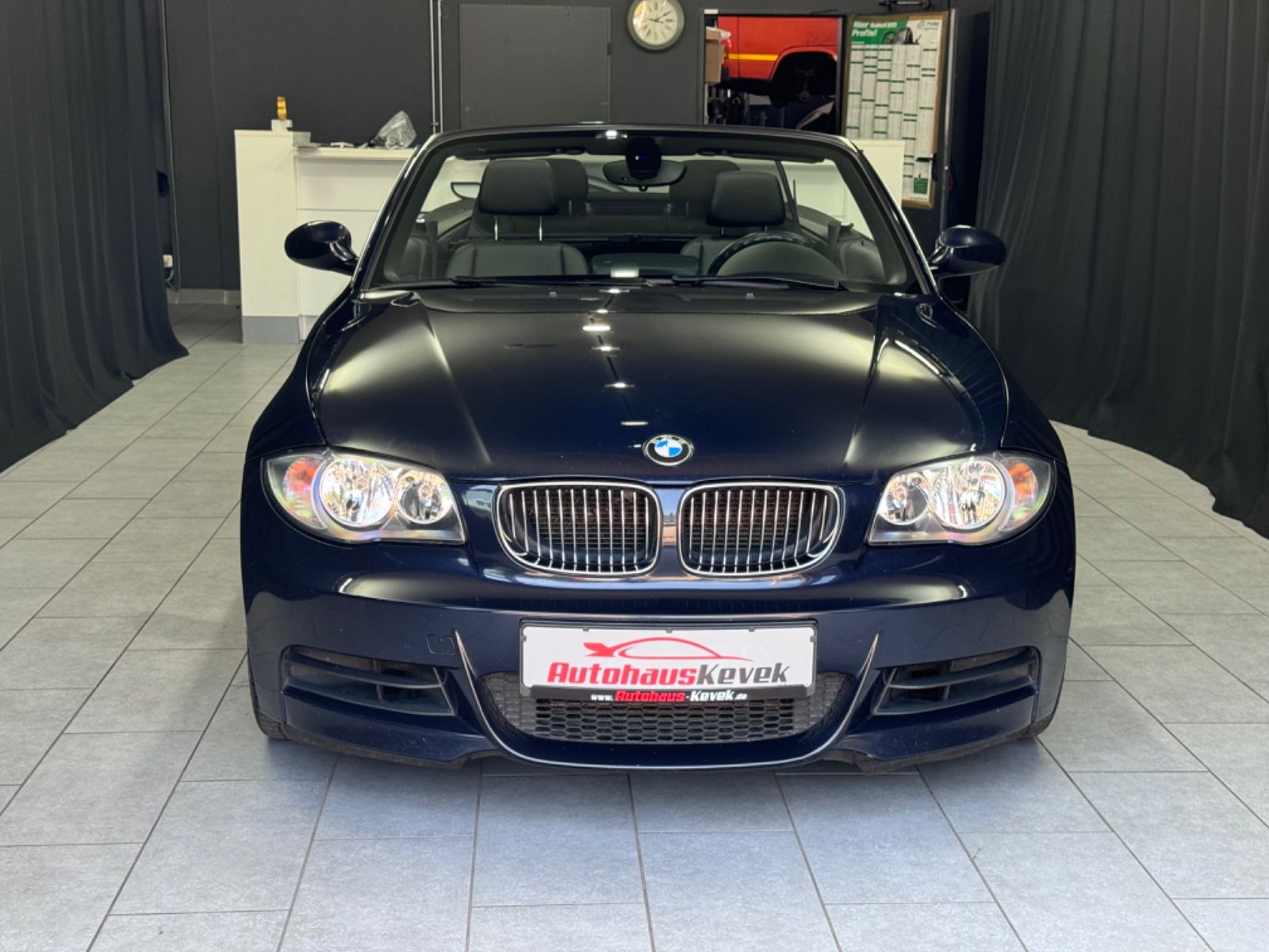 Fahrzeugabbildung BMW 135i Cabrio*M-PAKET*KEYLESS*HIFI*LEDER*NAVI*