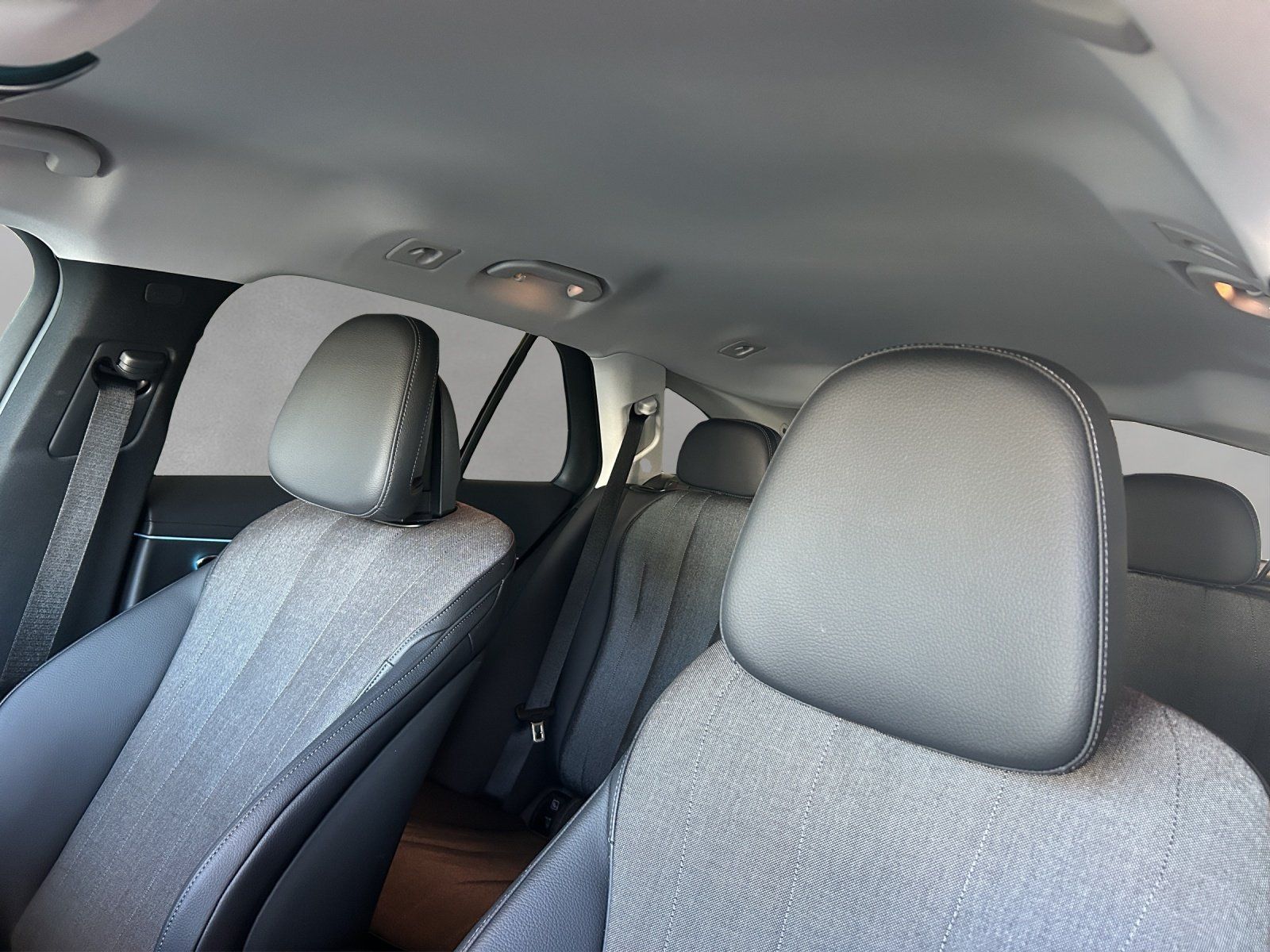 Fahrzeugabbildung Mercedes-Benz E 300e T Avantg Advanced DISTRO Burme LED Kamera