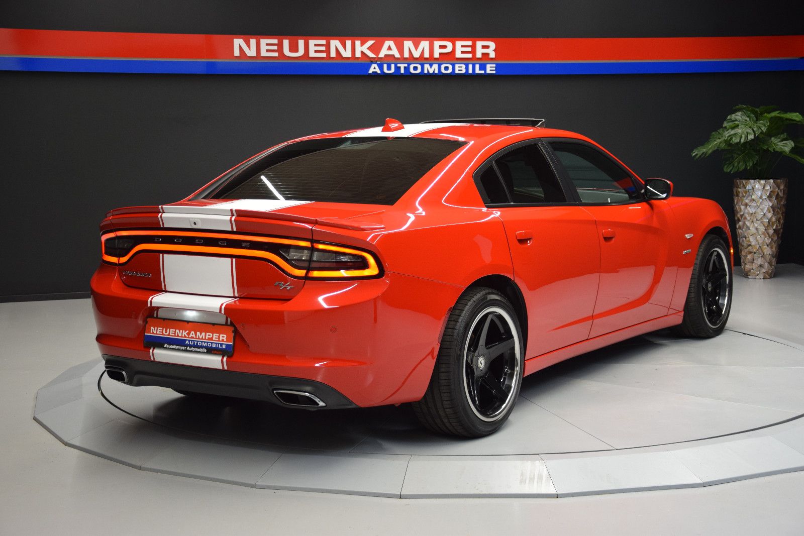 Fahrzeugabbildung Dodge Charger Schiebedach Sitzl Bi-Colo Alpine LED NAV