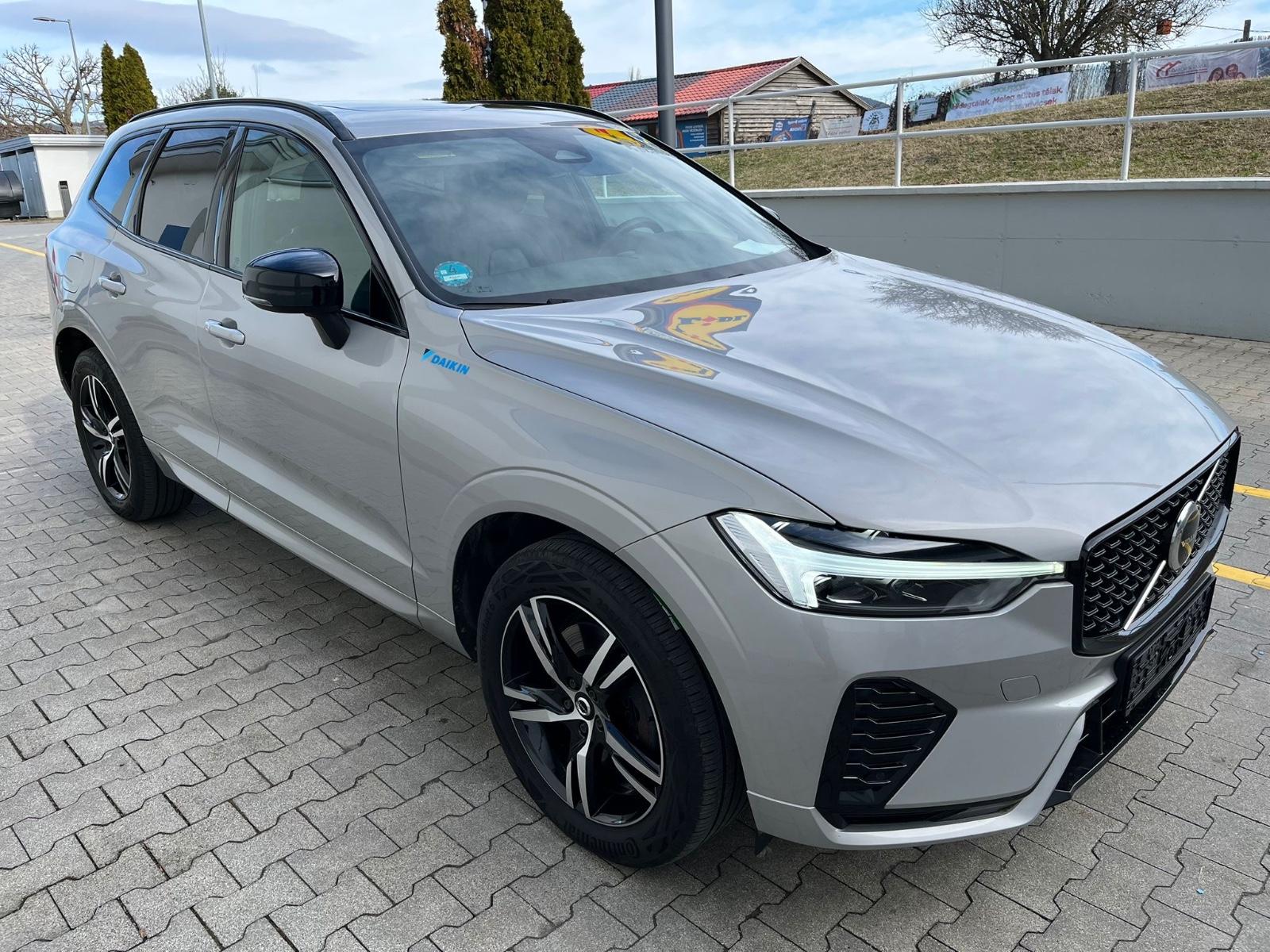 Volvo XC60 R Design 2WD LED ACC LEDER STZH PANO AUT