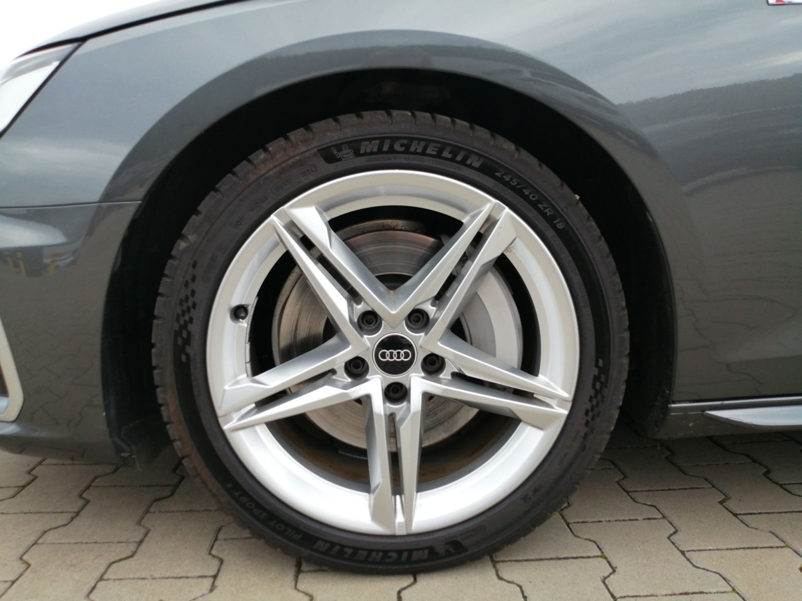 Audi A4 - Bild 6