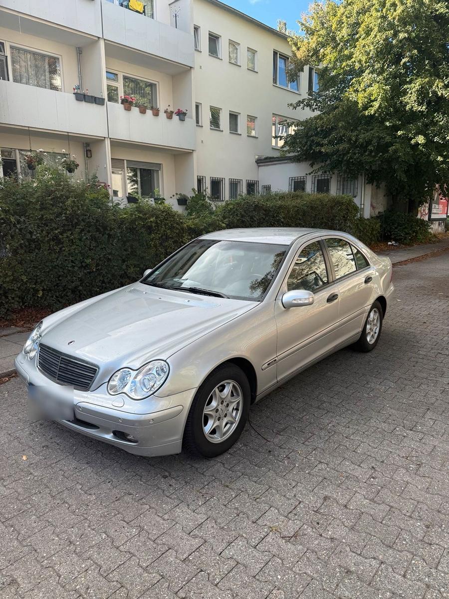 Mercedes-Benz C 180