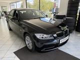 BMW 320d Limousine*Sommer- & Winterräder - BMW 320 aus 2006: 320d