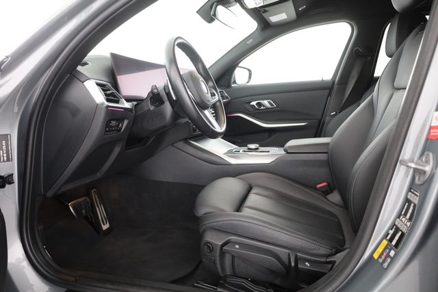 BMW 330, 2022 — 24