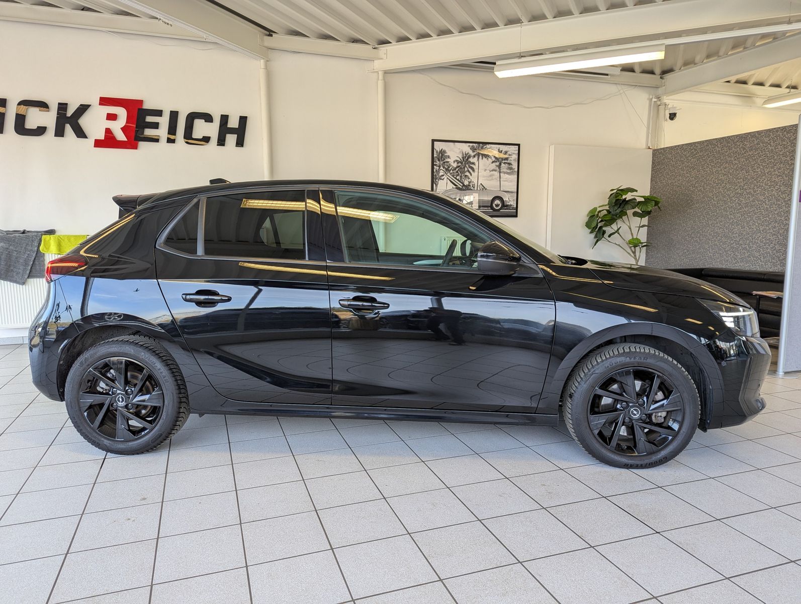 Fahrzeugabbildung Opel Corsa GS 1.2 Turbo LED Navi ACC Kamera Carplay