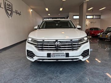 Volkswagen Touareg - 2