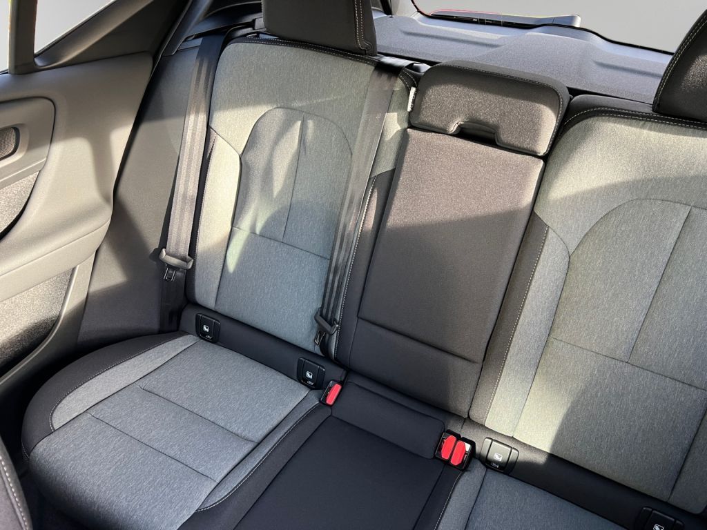 VOLVO XC40 B3 B DKG Plus Black Edition, FHZ VOLVO XC40 B3 B DKG Plus Black Edition, FHZ