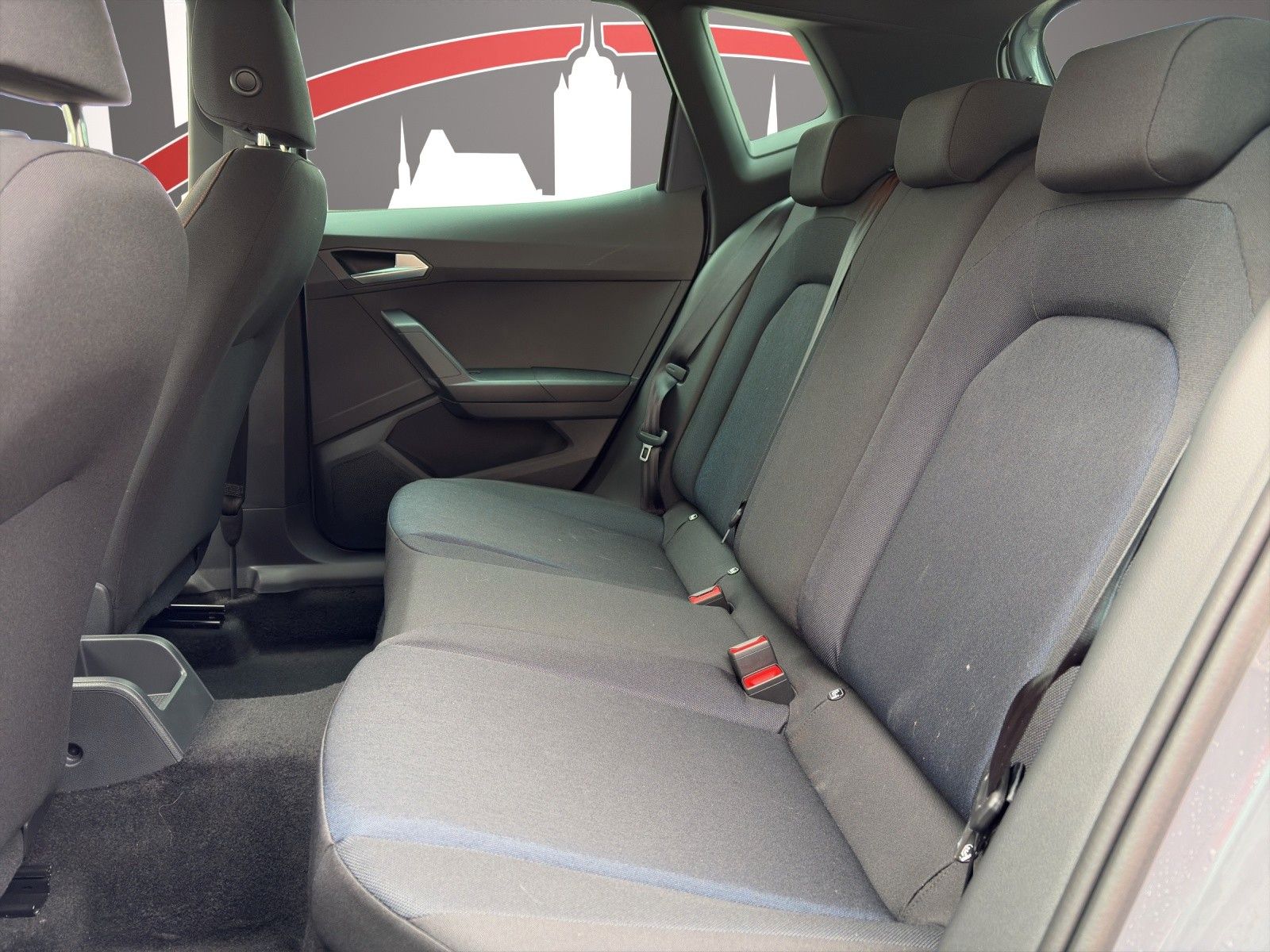 Fahrzeugabbildung SEAT Arona 1.0 TSI FR DSG ACC/SHZ/GJR/DAB/APPLE