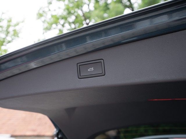 Tiguan Elegance TDI DSG Navi AHK 8-fach
