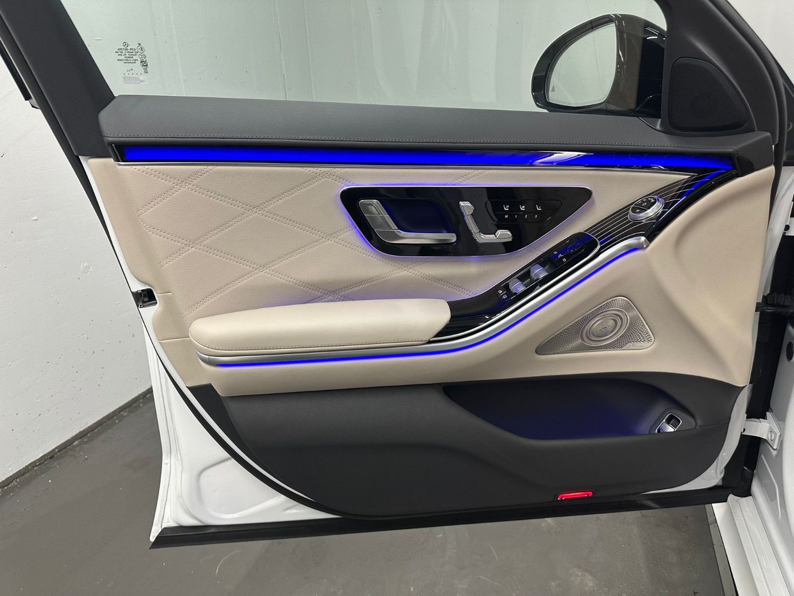Fahrzeugabbildung Mercedes-Benz S 63 E Performance L  *KERAMIK*PANORAMA*TV*