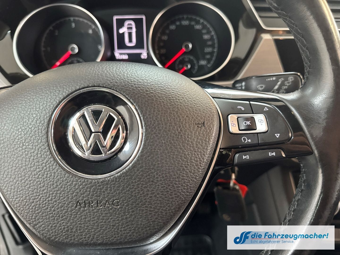 Fahrzeugabbildung Volkswagen Touran Comfortline 2,0TDi Navi Dyn. Kurvenlicht