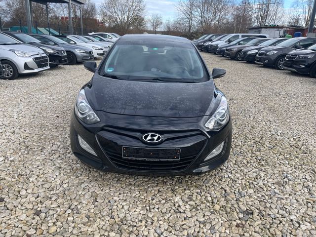 Hyundai i30 Trend*Klima*Panorama*Alu*Scheckheft*Wenig KM