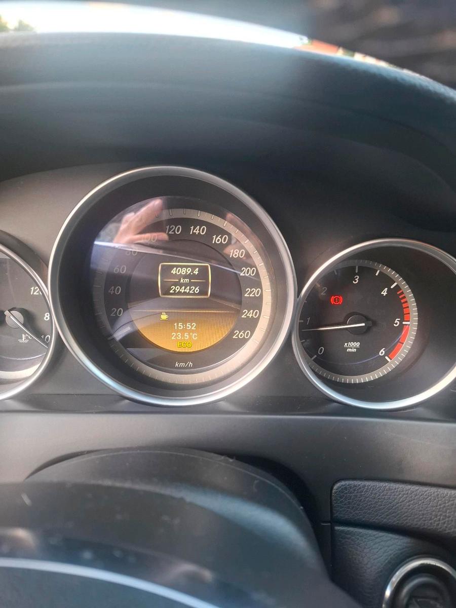 Mercedes-Benz C200 2011 — photo 5