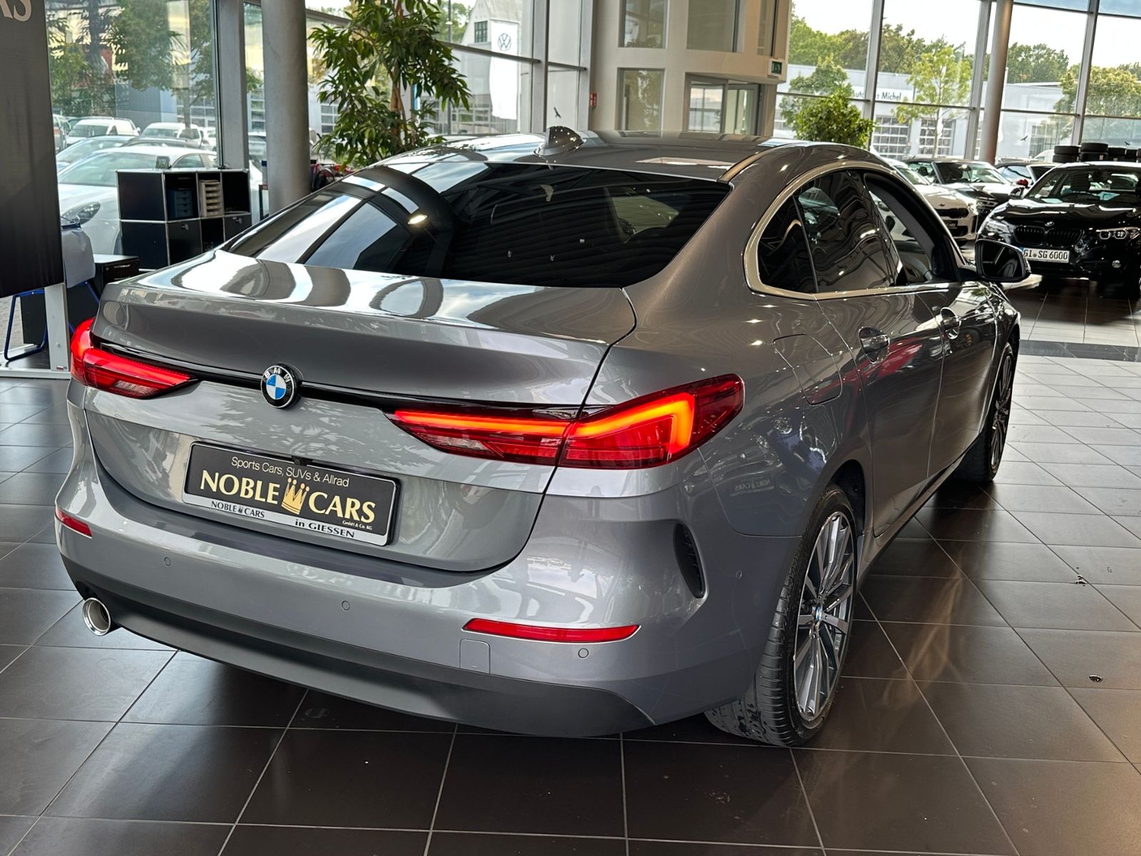 Fahrzeugabbildung BMW 218i Gran Coupe Advantage AHK LED ACC NAVI