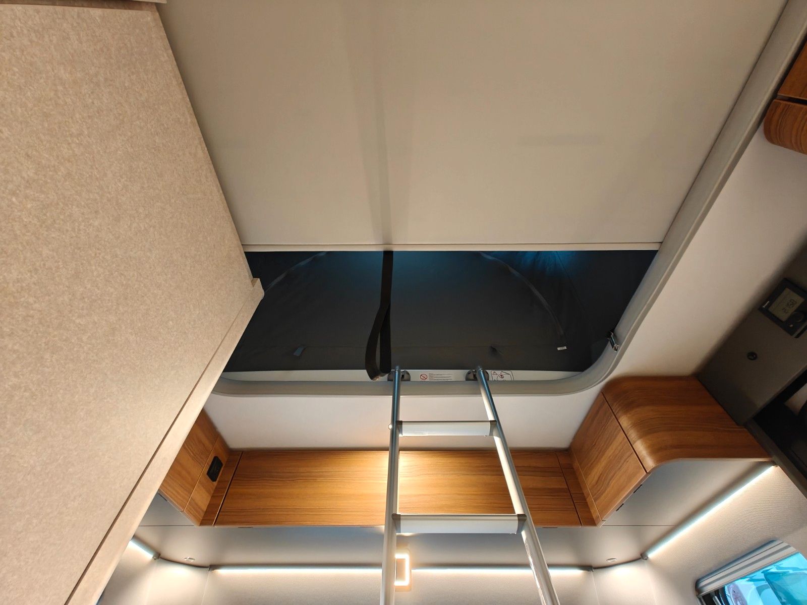 Fahrzeugabbildung HYMER / ERIBA / HYMERCAR Feeling 425 SD - MESSE-NEUHEIT 2026! -