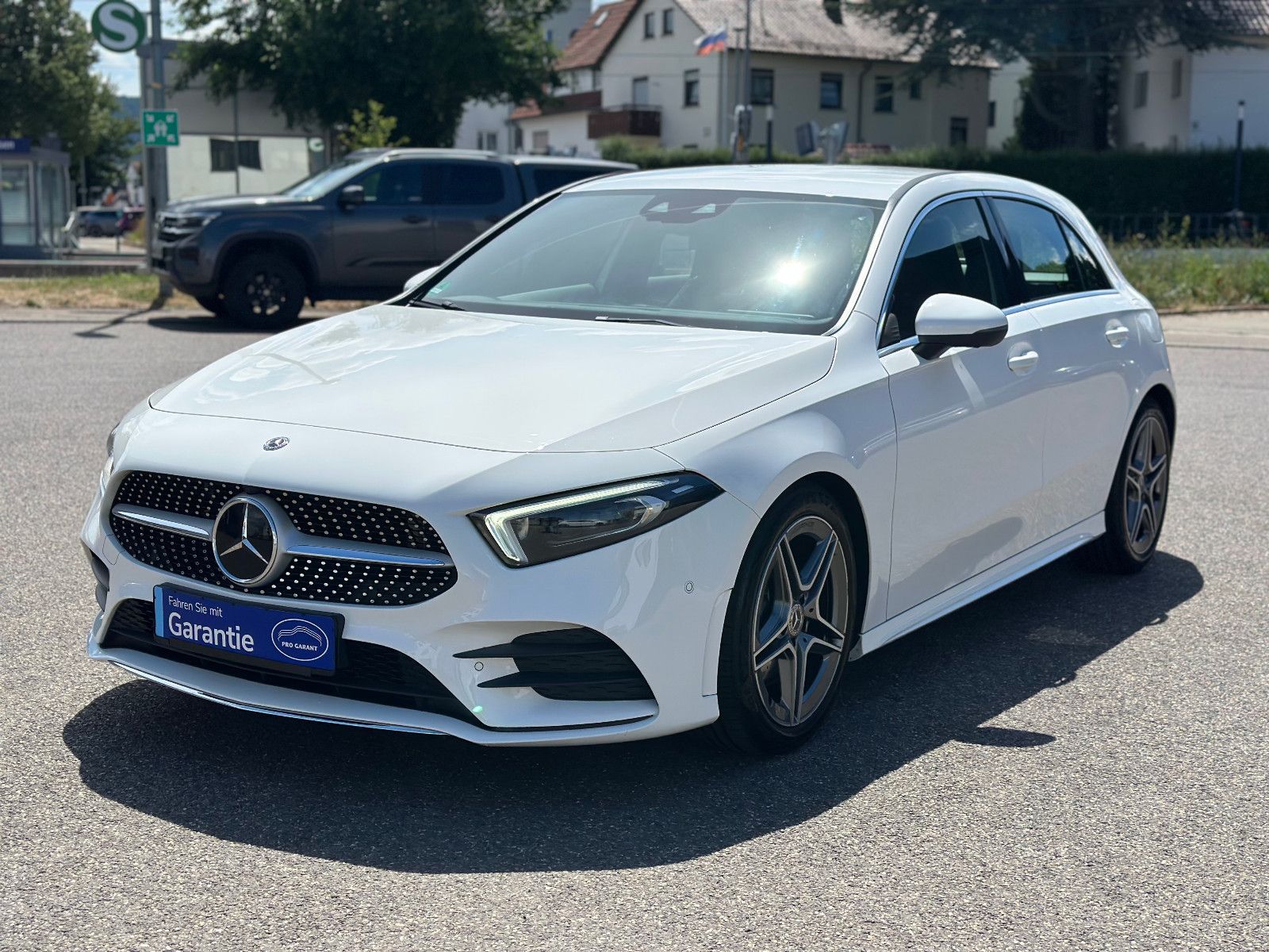 MERCEDES-BENZ A 220 *AMG-LINE*360° Kamera*Distronic*1.Hand*