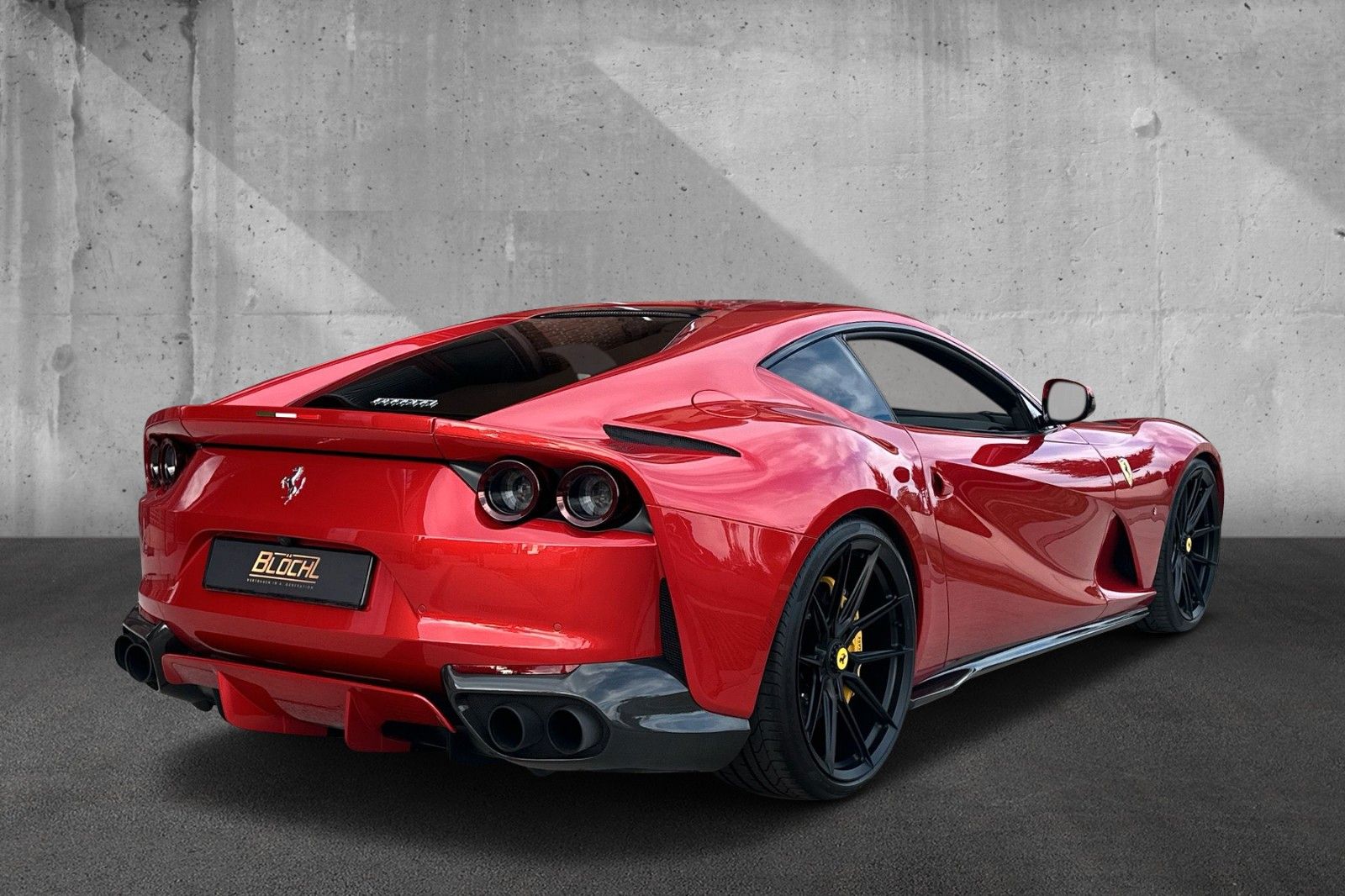 Fahrzeugabbildung Ferrari 812  Superfast*Rosso Fuoco*dt. Auto*200% Carbon