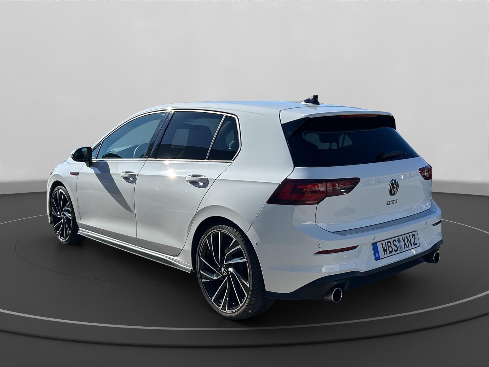 Volkswagen Golf VIII GTI 2.0 TSI +DSG+DCC+MATRIX+