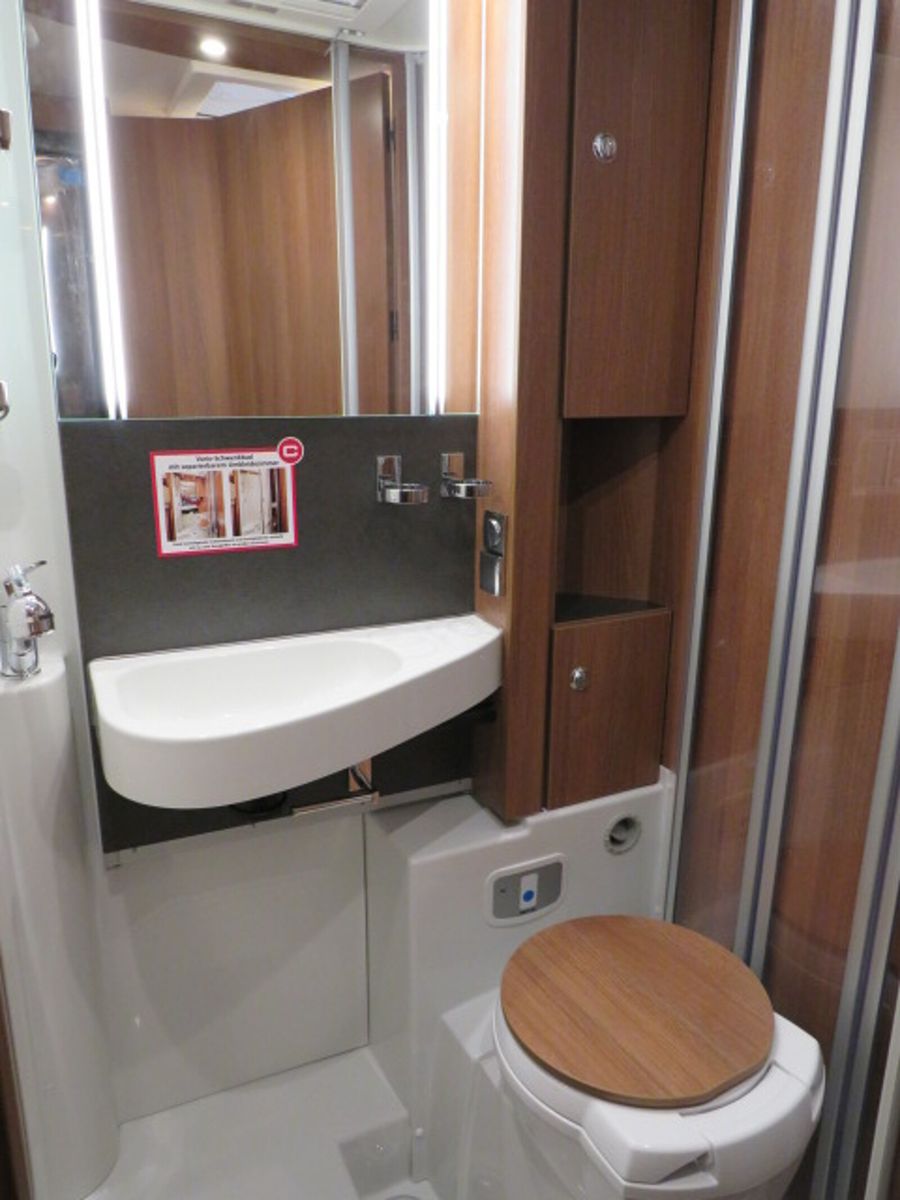 Fahrzeugabbildung Carthago c-tourer I  141 LE Solar,SAT,Veloslide,Markise