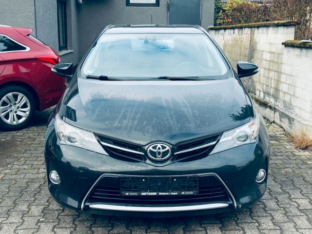 Toyota Auris Life 2.0D-4D KLIMA/MFL/KAM/FH/TFL