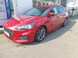 Ford Focus Turnier ST-LINE LED Navi 110kw AHK - Ford Focus: Rot
