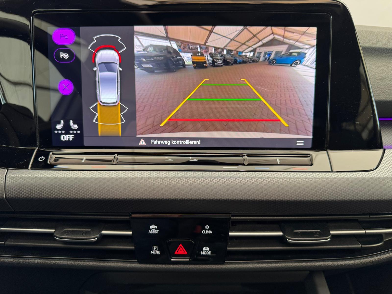 Volkswagen Golf LIFE 2.0TDI DSG+PANO+HUD+AHK+KAMERA+ACC
