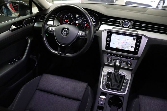 Fahrzeugabbildung Volkswagen Passat Variant Comfortline BMT/Start-Stopp 1HAND